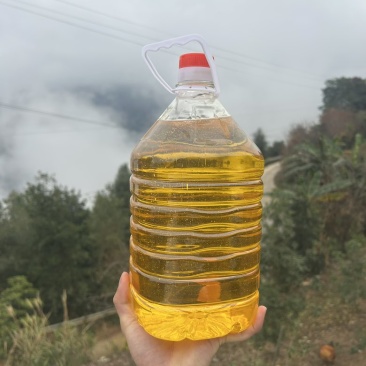 山茶油毛油，需要的老板可联系，还有很多库存，可上门看货
