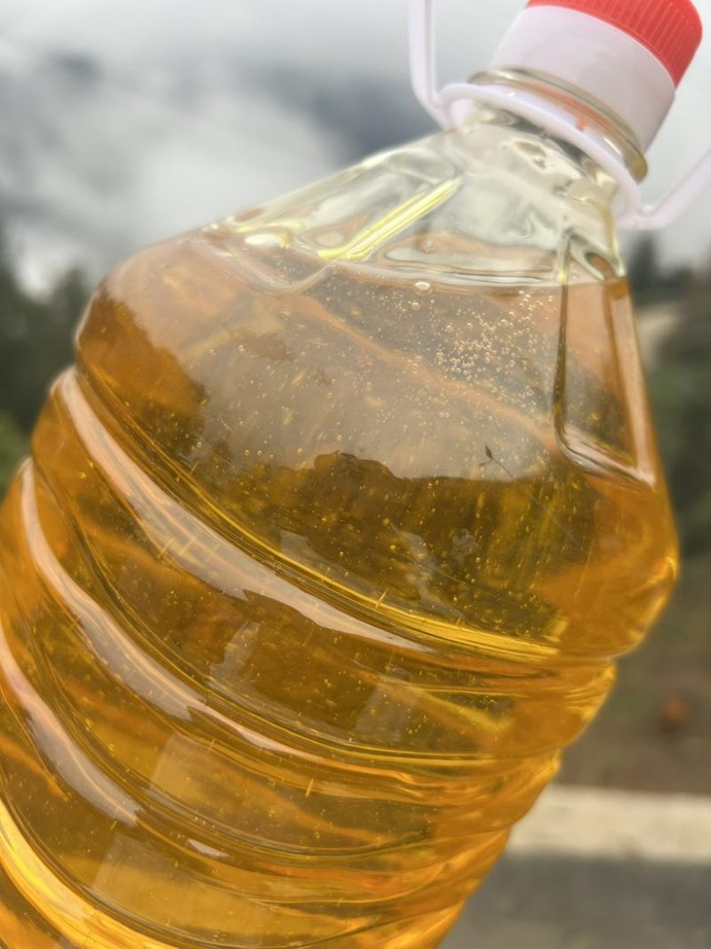 山茶油毛油，需要的老板可联系，还有很多库存，可上门看货