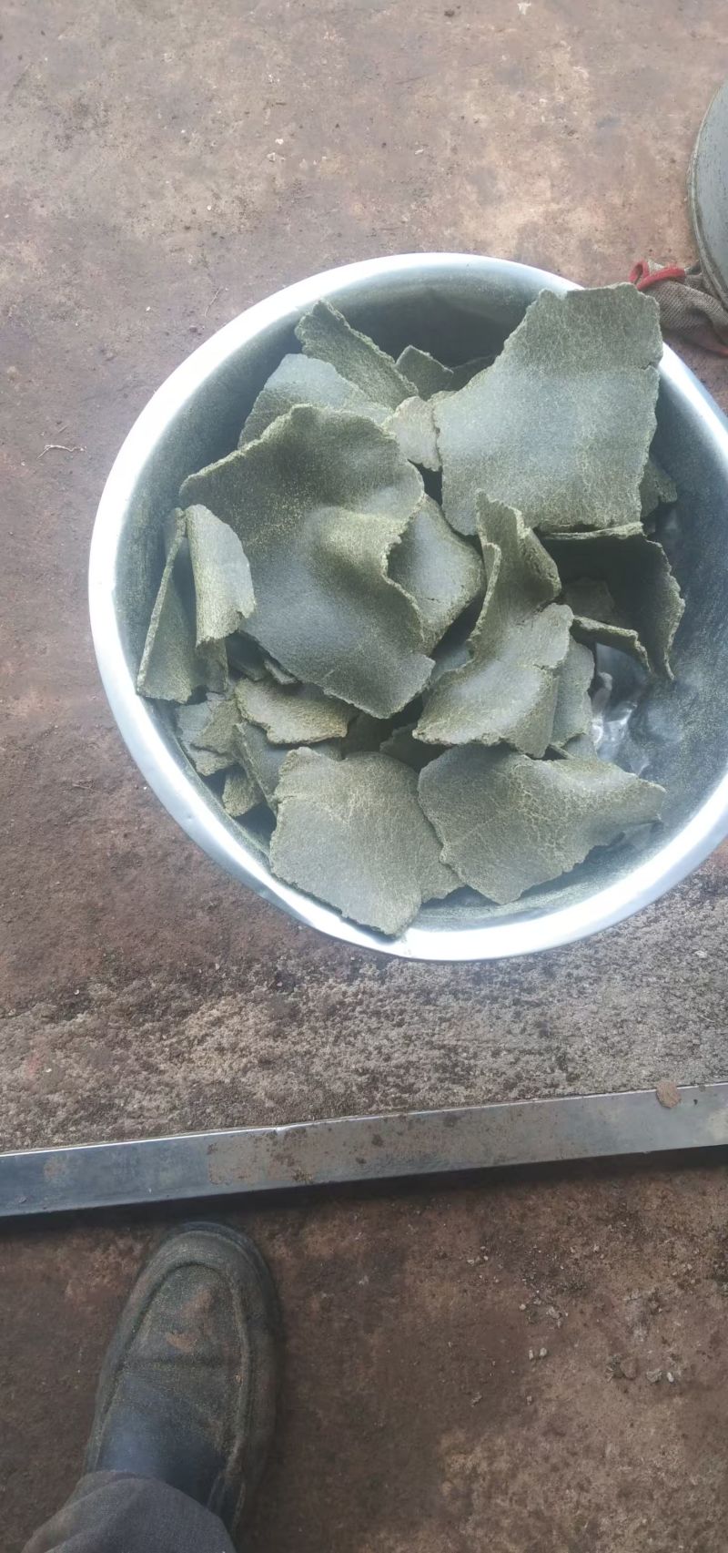 青枯油枯出货，10000起发，2600一吨
