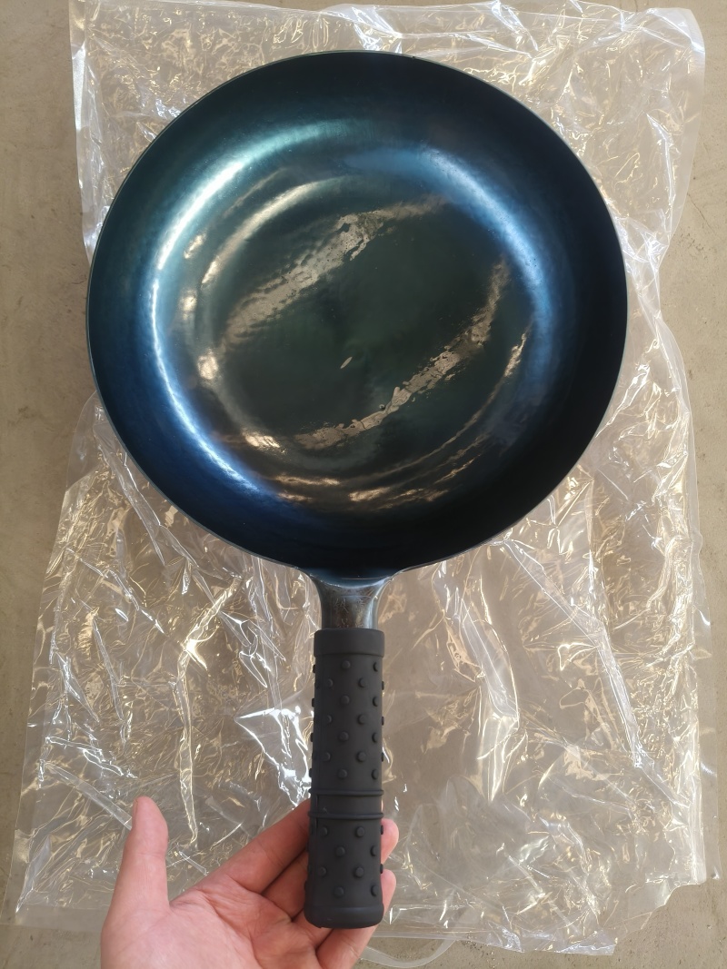 章丘铁锅源头厂家，各种铁锅炒锅都有，鱼鳞镜面锅欢迎详询