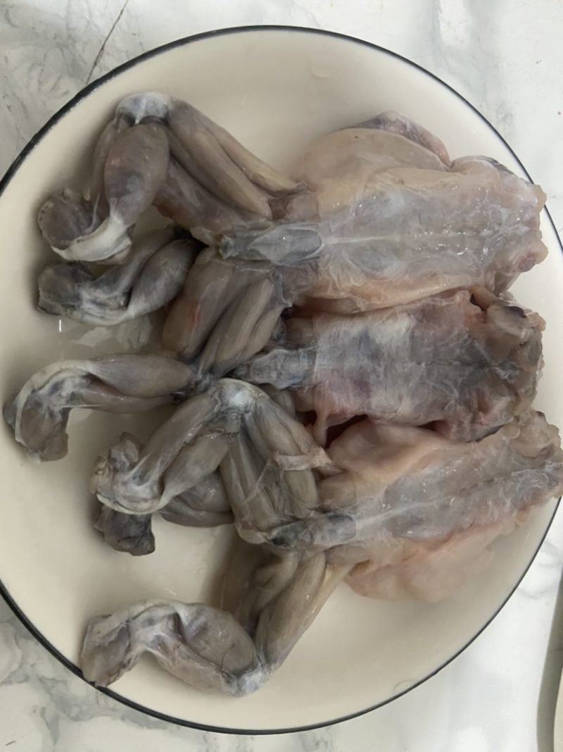 蟾蜍肉现杀去都去脚新鲜出炉