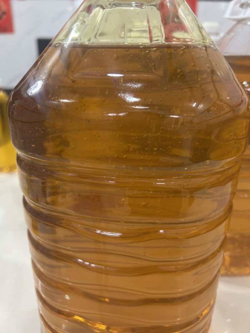 自己家榨的天然山茶油哦！24年广西百色多年的榨油坊