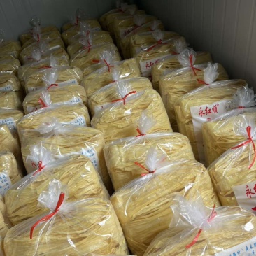 广西正宗传统纯手工黄豆腐竹，品质保证，价格好。