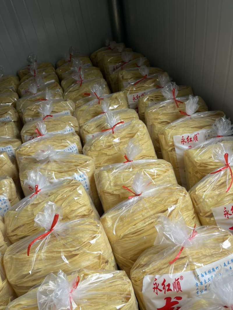 广西正宗传统纯手工黄豆腐竹，品质保证，价格好。