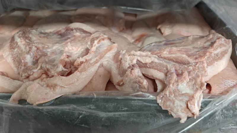 带皮槽头肉