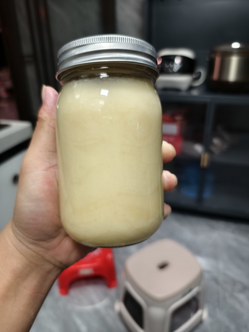 鸭脚木冬蜜，大山放养，不喂糖百分百纯蜂蜜