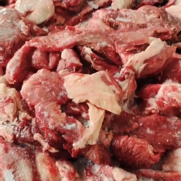 大块牛碎肉，肥瘦比例相当好，