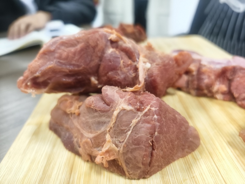 五香熟牛腱子肉，太好吃了，开袋即食！现场实拍试吃