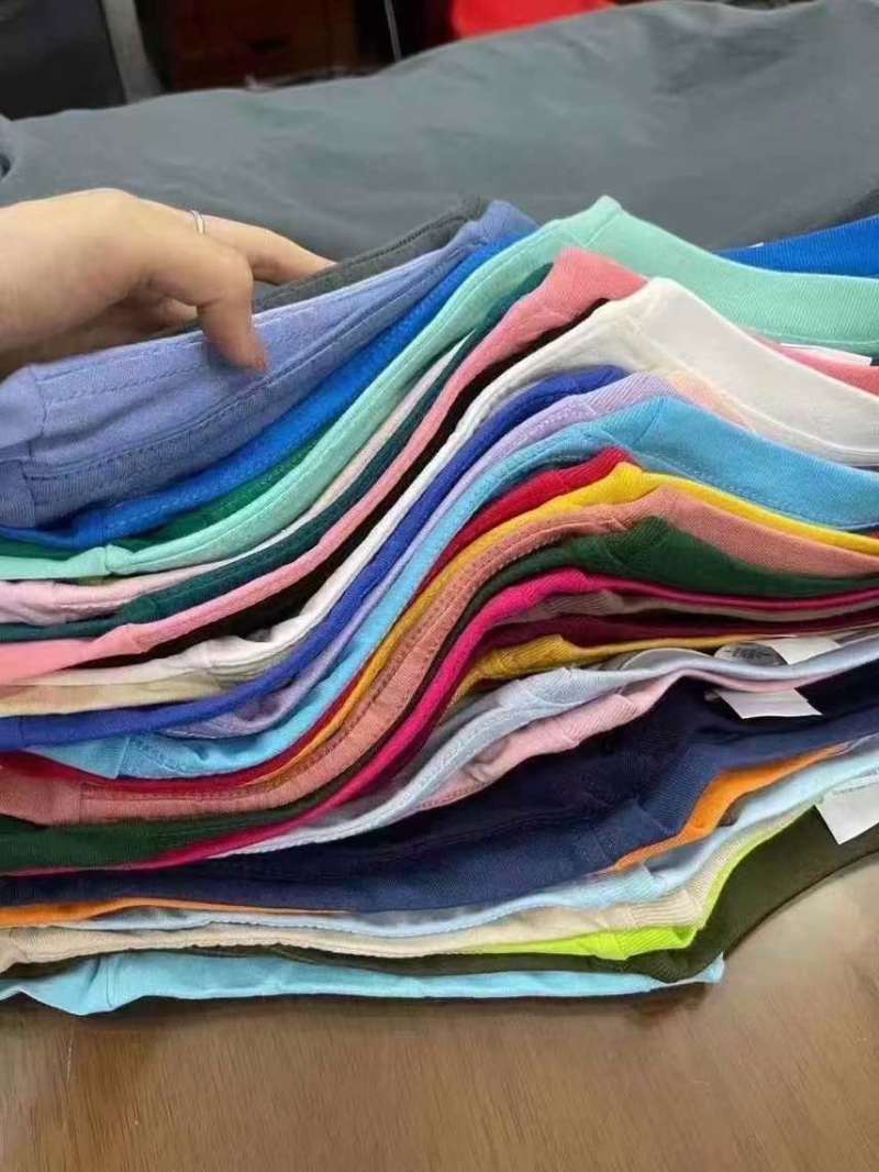 50000件左右，纯棉短袖，400件一份6.8元，图案多多