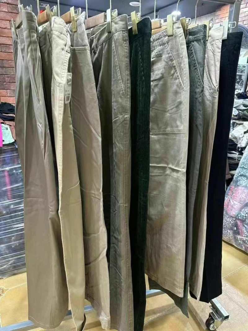 约700条男装休闲裤，偏商务风，清9.9