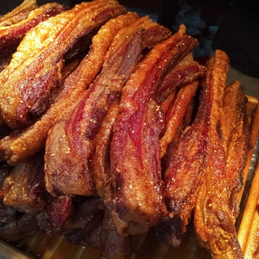 脆皮烤五花肉条
