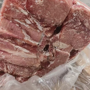 满肉龙骨段，20斤装，切块售价5/斤，量大谈价