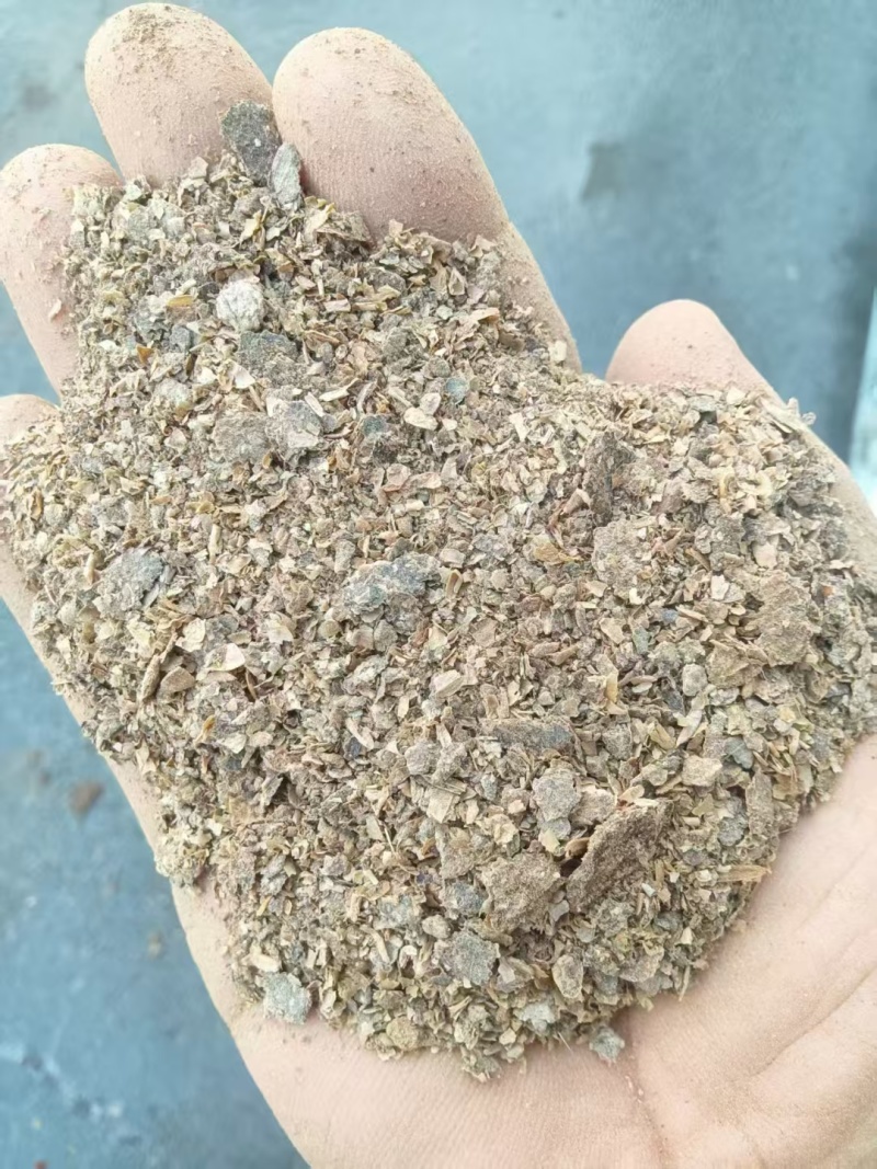 酱油渣：蛋白26脂肪8，水分38个，新鲜度好，替代40%豆粕
