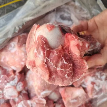 新鲜肉多，前圆骨6.5/斤，一件40-45个，20斤