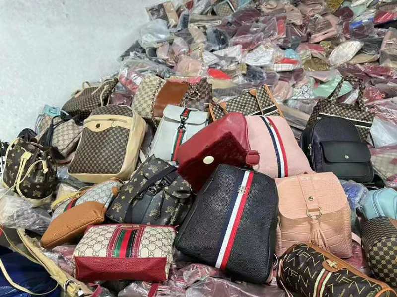 装柜跑量女装杂款包包5000个处理6.8，100个起7.8