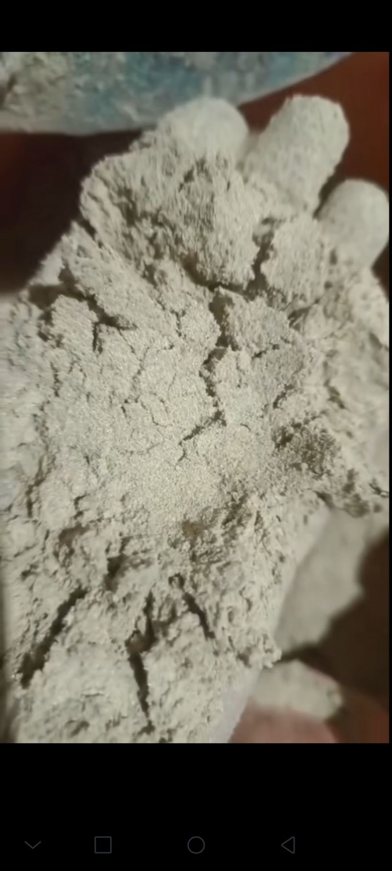 小米糠粉：蛋白5-6，脂肪5，纤维6‌适用于多种家禽