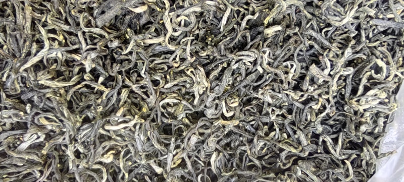云南森林生态茶，无农药无化肥，回味甘甜，纯手工炒制绿茶。