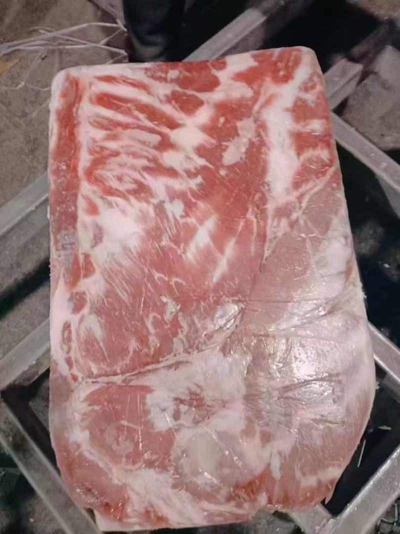 国产鲜肥猪分割三级带皮大五花