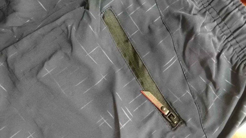 男士高档短裤3000条左右，质量很好，100条起批9.9