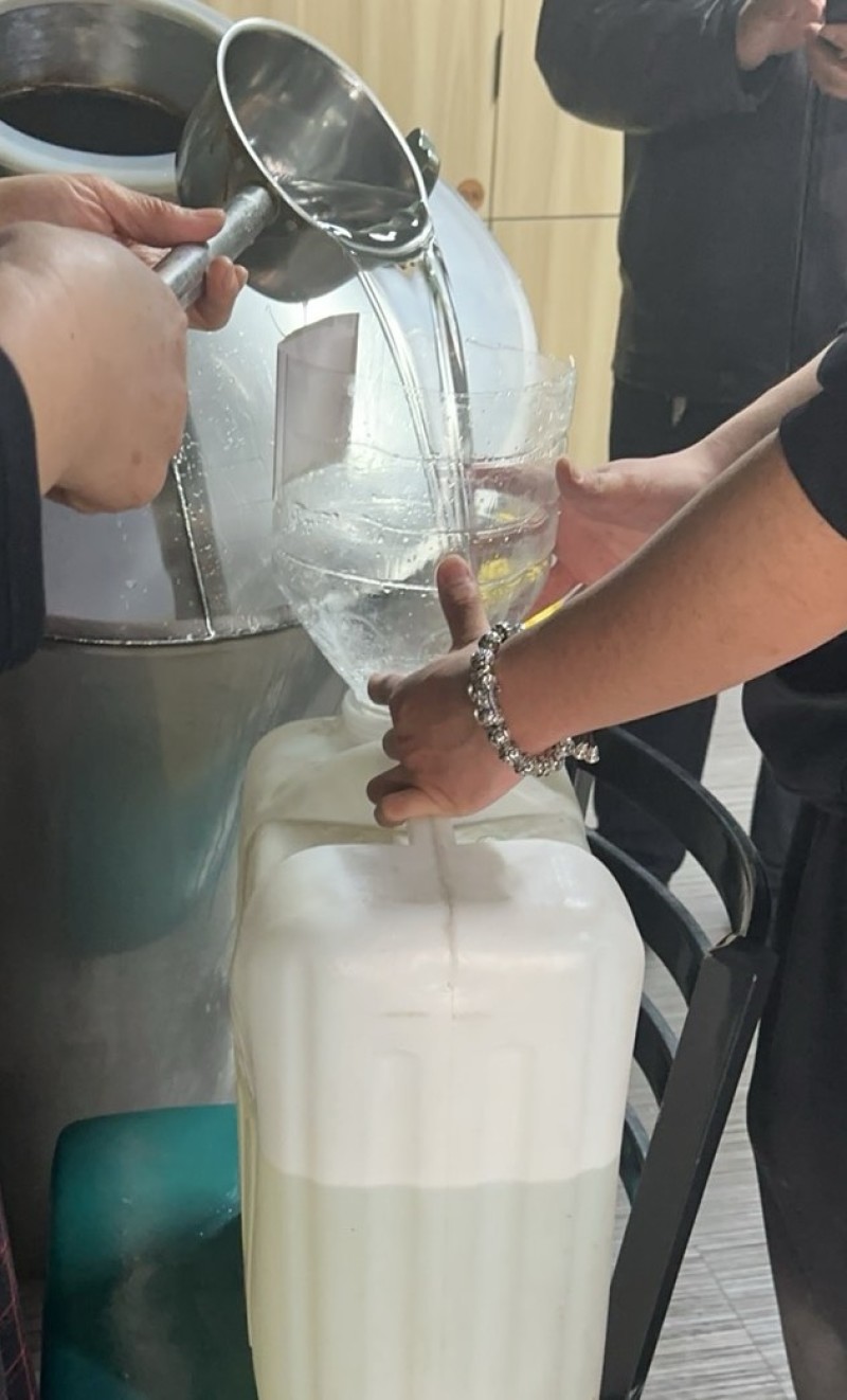 六梁液纯粮食***的六种粮食小烧酒，口感好，不上头