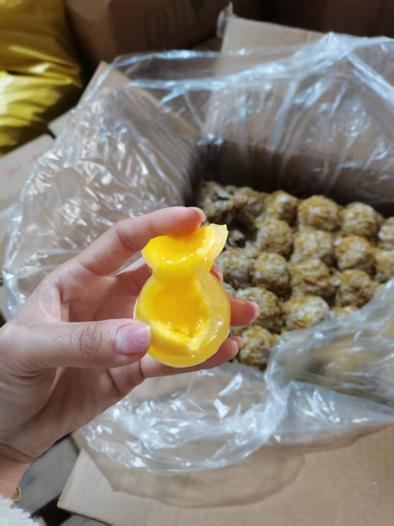 松花皮蛋，一件105个，个个白壳糖心，个头大，口感**