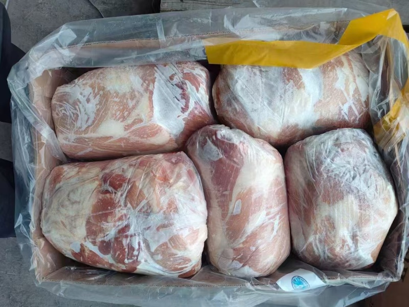 肥猪金忠四号两车卖17300