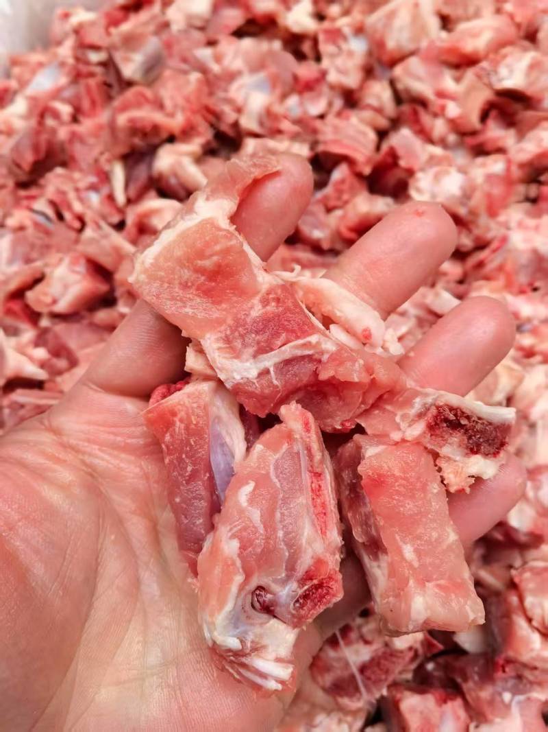 新鲜排骨粒8元，有需要联系