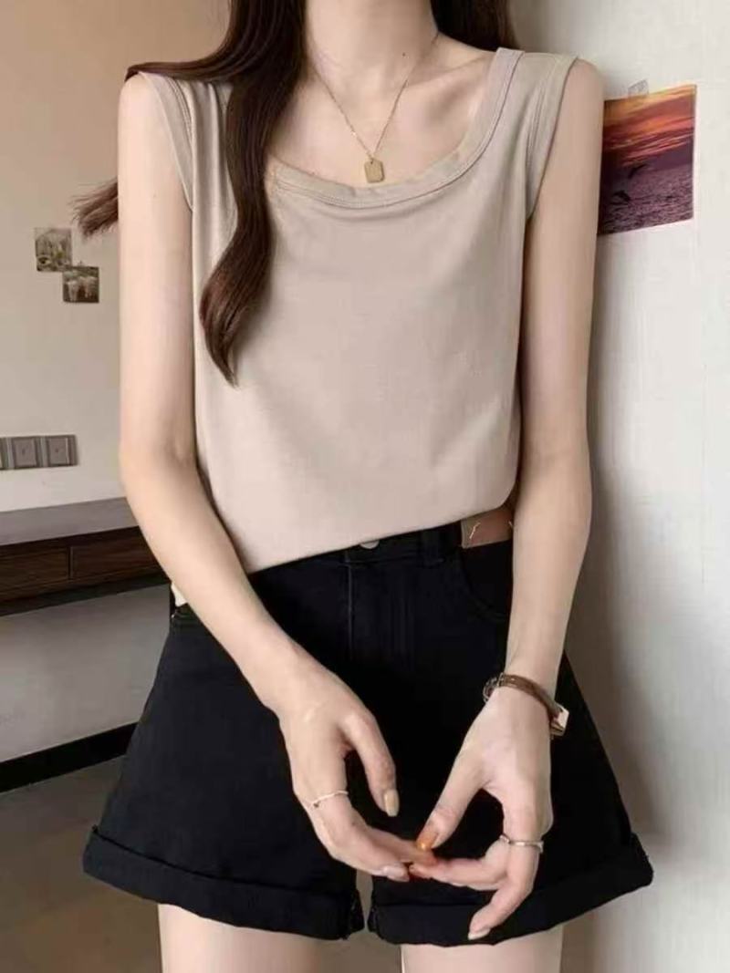 女士背心1500件左右，质量很好，3.5元**！！！