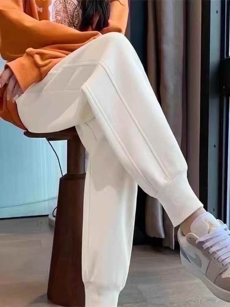 女士精品运动裤300件左右，质量很好，有4-5个款