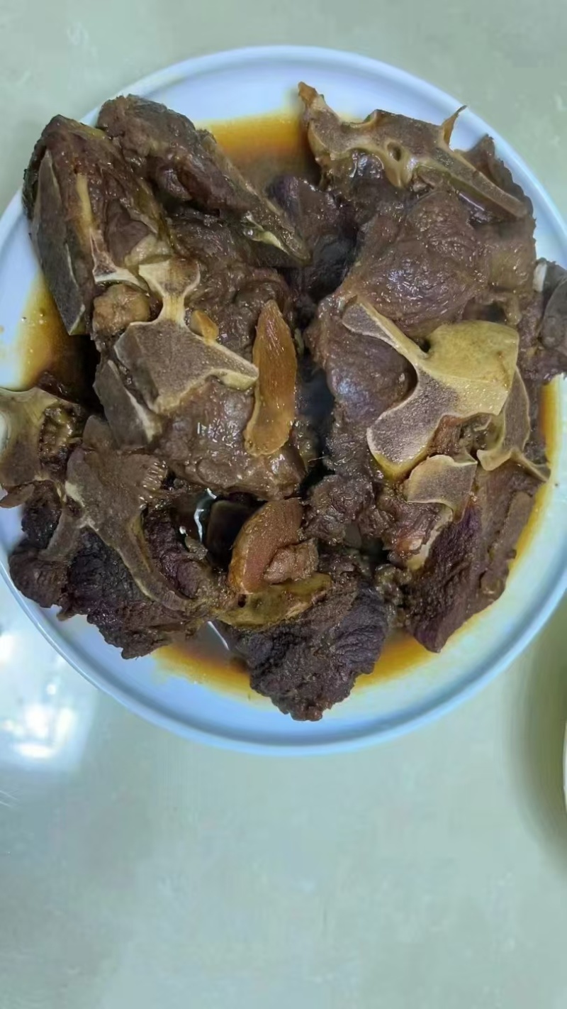 满肉满肉牛脖骨切片