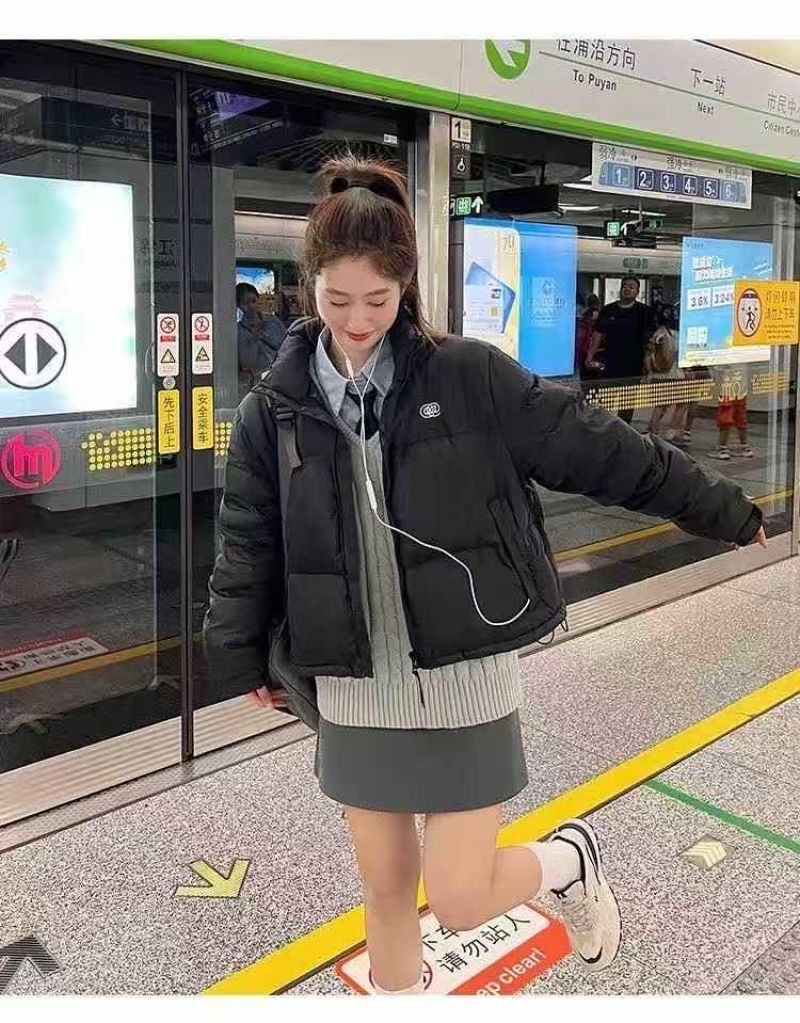 2025年新款女士韩系时尚羽绒棉服，300件左右29.99