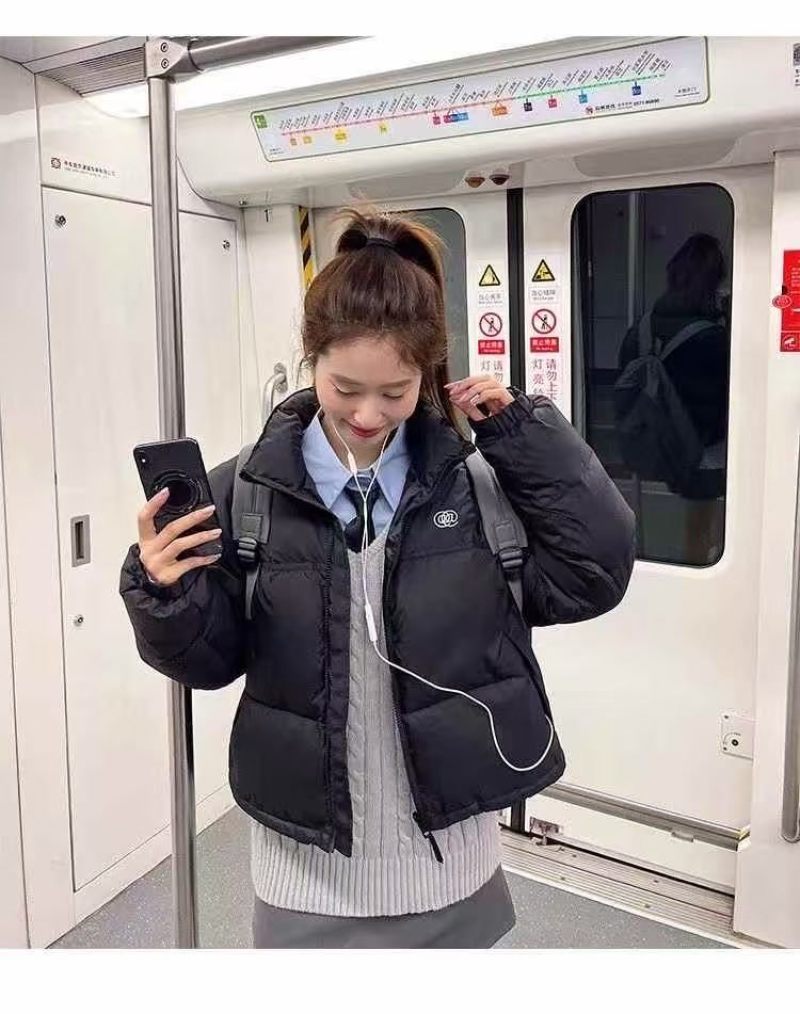 2025年新款女士韩系时尚羽绒棉服，300件左右29.99