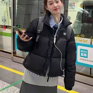 2025年新款女士韩系时尚羽绒棉服，300件左右29.99