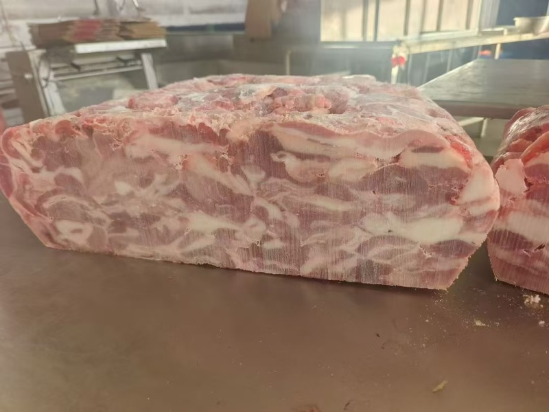 猪碎肉.正一九。正二八。正37适合做饺子馅。腊肉厂老板。