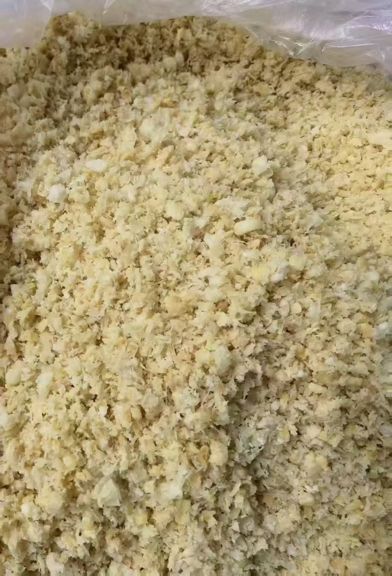 熟玉米饲料，真空包装，（可代替玉米）。本产品为湿料粉碎的，适