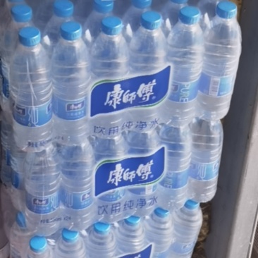矿泉水