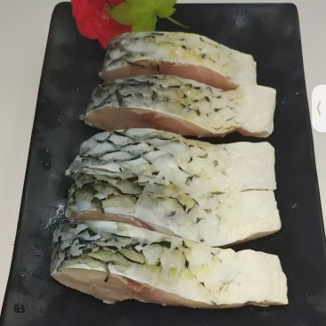 爆腌鱼块（草鱼块）10kg/箱