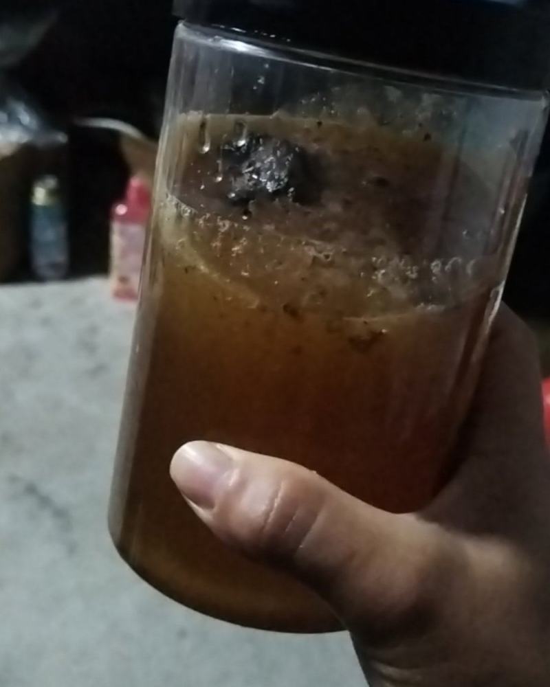 野生蜂蜜，***任何东西。山上偶遇所得。太多吃不完想出手