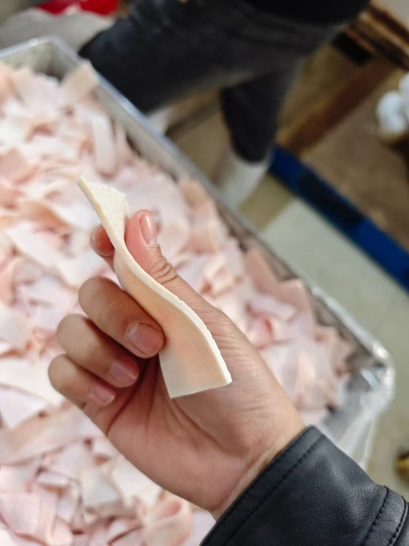 食品级精品小块皮，尺寸3*9，干货出成高，油毛干净，