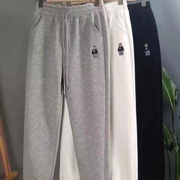 女士精品运动裤300件左右，质量很好，有4-5个款9.9