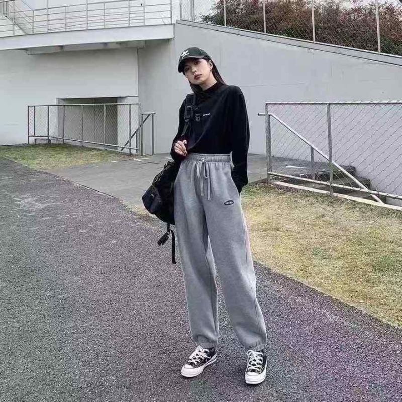 新到女士高档精品运动裤2500件，经典小标，刺绣标12