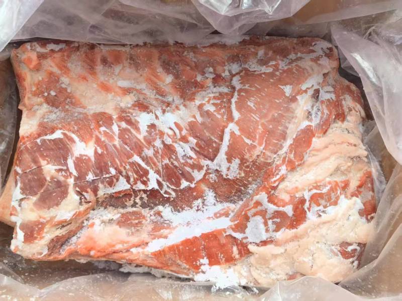带皮五花肉。前后上肉