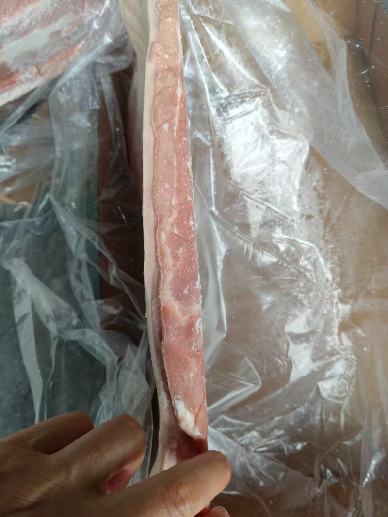 带皮五花肉。前后上肉