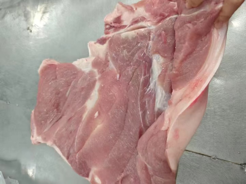 带皮五花肉。前后上肉