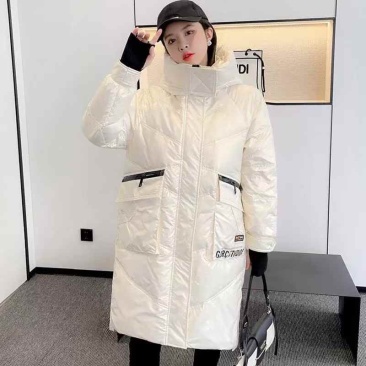 女士高档白鸭绒羽绒服100件左右，独立包装，质量**好59元