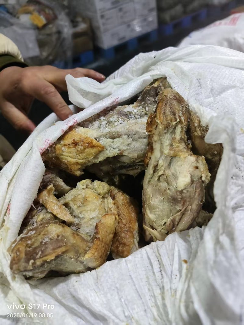 熟鸭架15吨