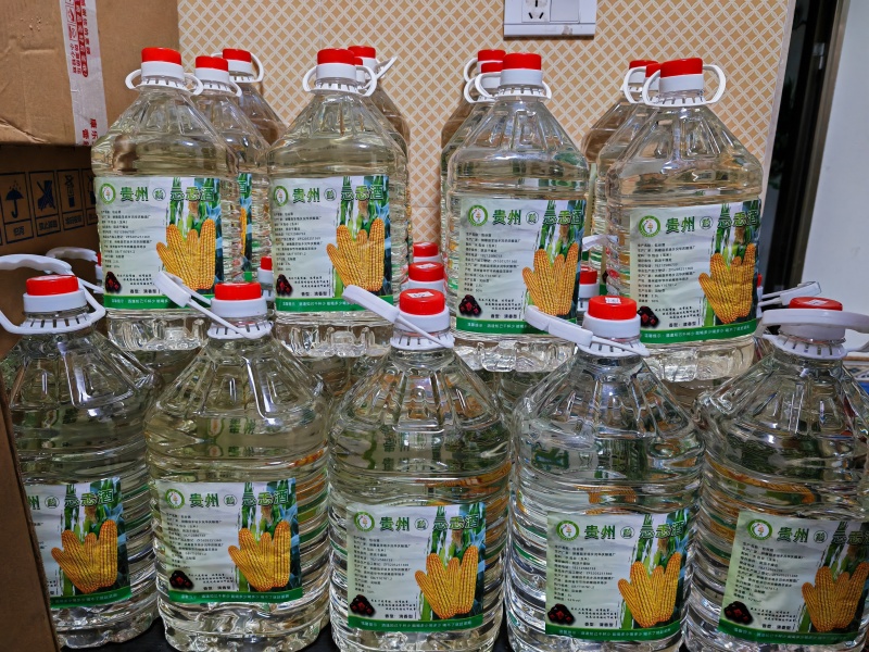 玉米酒（包谷酒）荞酒，高粱酒
