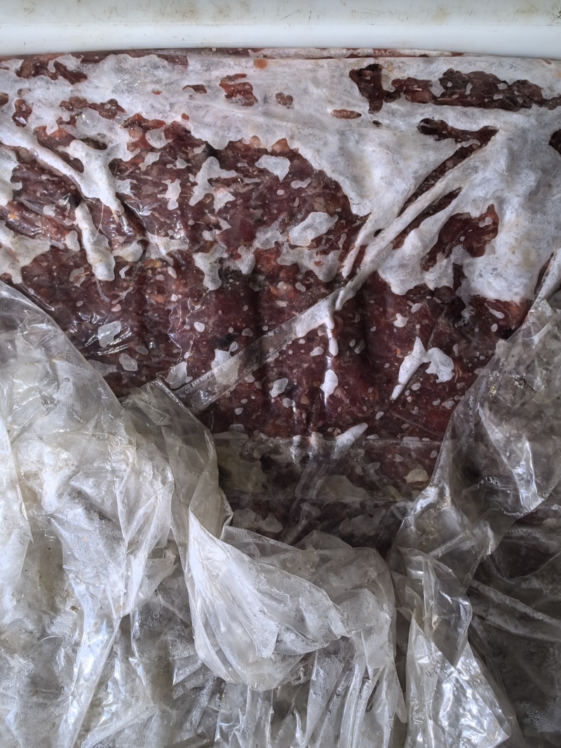 生鸡肉泥，二级品，适合喂狗，狐狸，等动物增肥用。