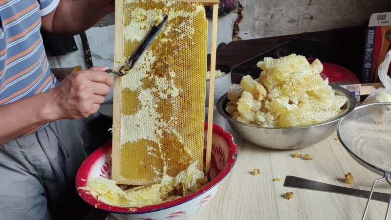 正宗土蜂蜜，***的，***，