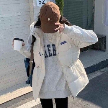 高档女士精品羽绒棉马甲100件左右质量**好，有45个款19